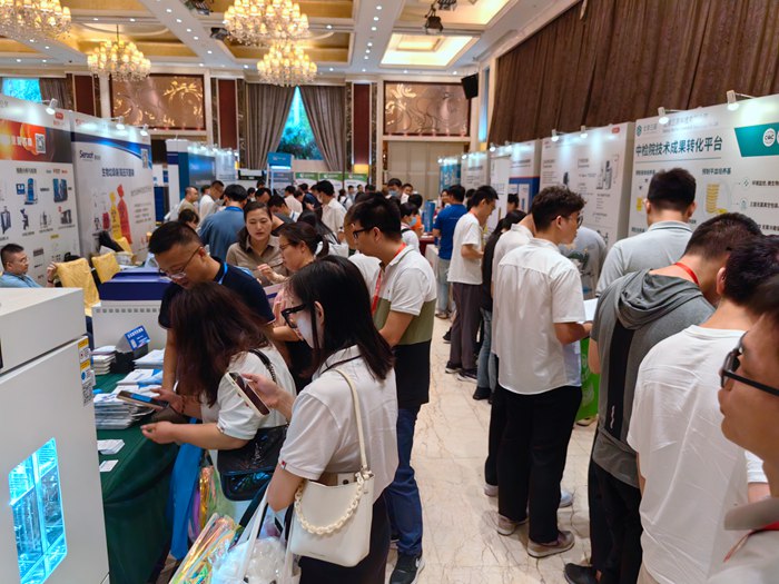 第十四屆藥品質量安全大會首日盛況直擊，億天凈化精彩亮相！