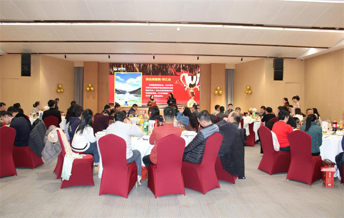 突出貢獻(xiàn)獎